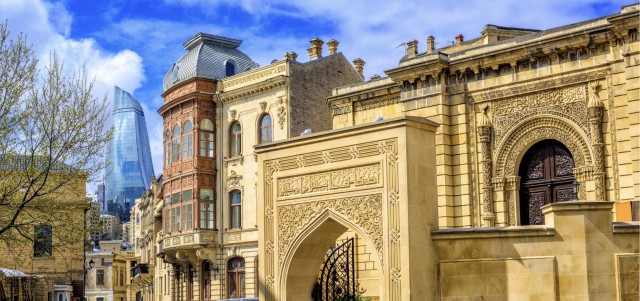Visit Old and Modern Baku City Tour in Baku