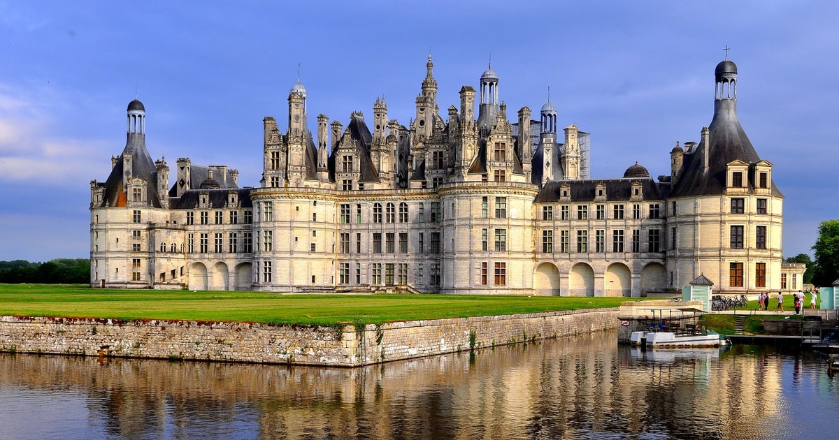 From Tours: Chenonceau And Chambord Castles Guided Tour 