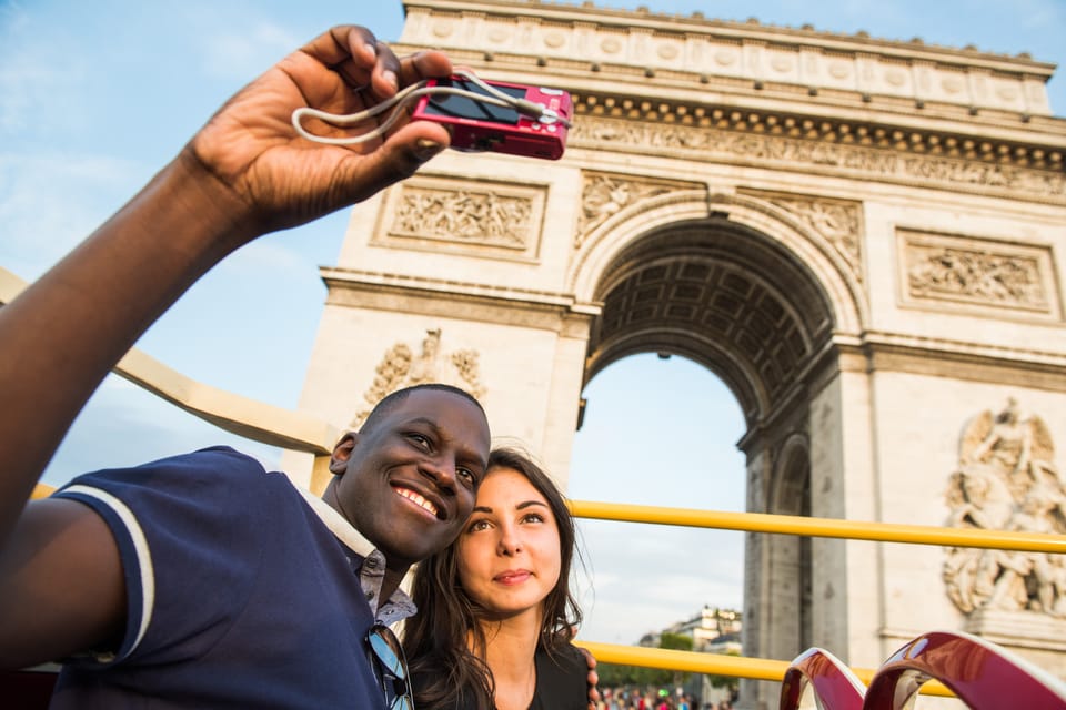 Parijs: hop-on, hop-off-tour met de grote bus en Arc de Triomphe
