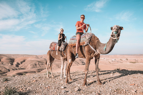 Desde Marrakech : Paseo en camello al atardecer en el desierto de AgafayPaseo en camello al atardecer en el desierto de Agafay