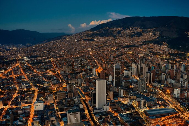 Medellín: tour particular personalizado com um guia localExcursão a pé de 3 horas