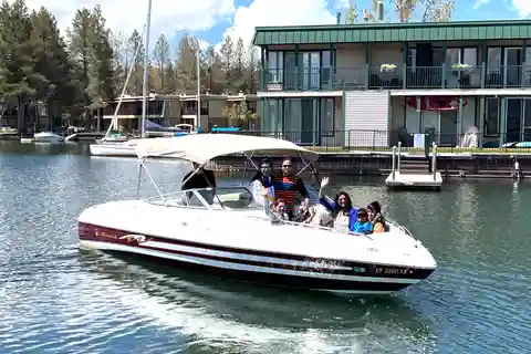 South Lake Tahoe: Private Guided Boat Tour 2 hours