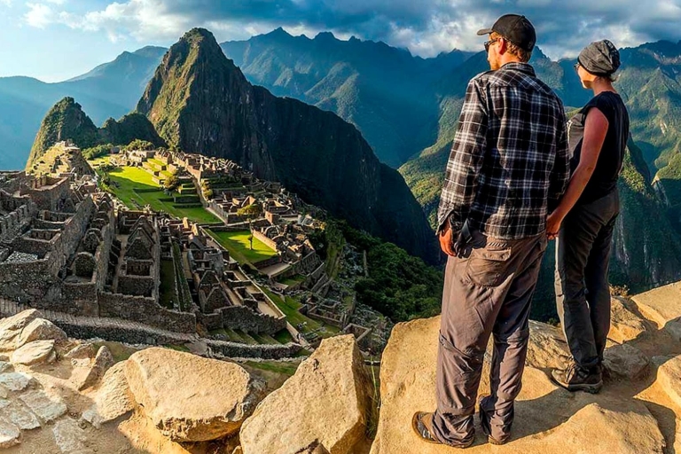 Z Aguas Calientes: bilet na Machu Picchu, wycieczka z przewodnikiem i autobusAguas Calientes: bilet na Machu Picchu, autobus i wycieczka z przewodnikiem