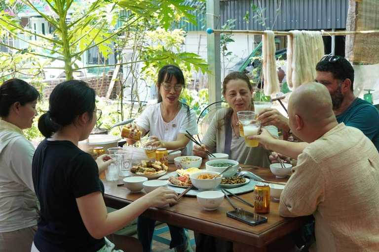 Ninh Binh: Cook & Dine Cooking Class with Local Silk Artisan