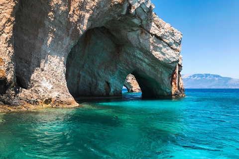 De blauwe grotten van Zakynthos en de baai van Navagio