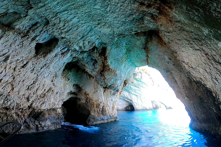 Agios Nikolaos: Cavernas azuis e cruzeiro a nado na baía de NavagioAgios Nikolaos: Blue Caves e Navagio Bay Swim Cruise