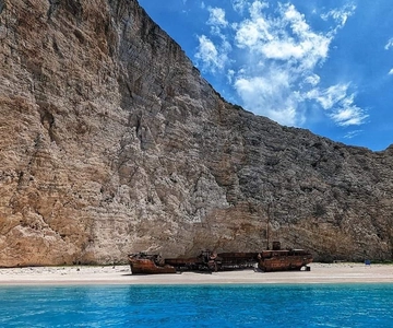 Zakynthos: Blue Caves and Navagio Bay Swim Cruise