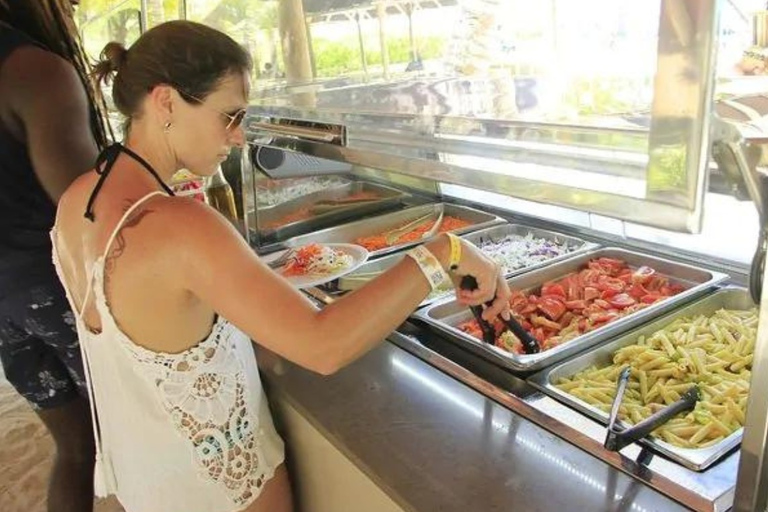 Die Insel Saona von Santo Domingo aus mit Catamara und Essen und Trinken