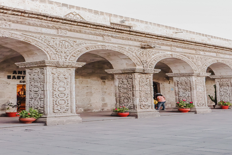 Paseo por Arequipa y Monasterio de Santa Catalina