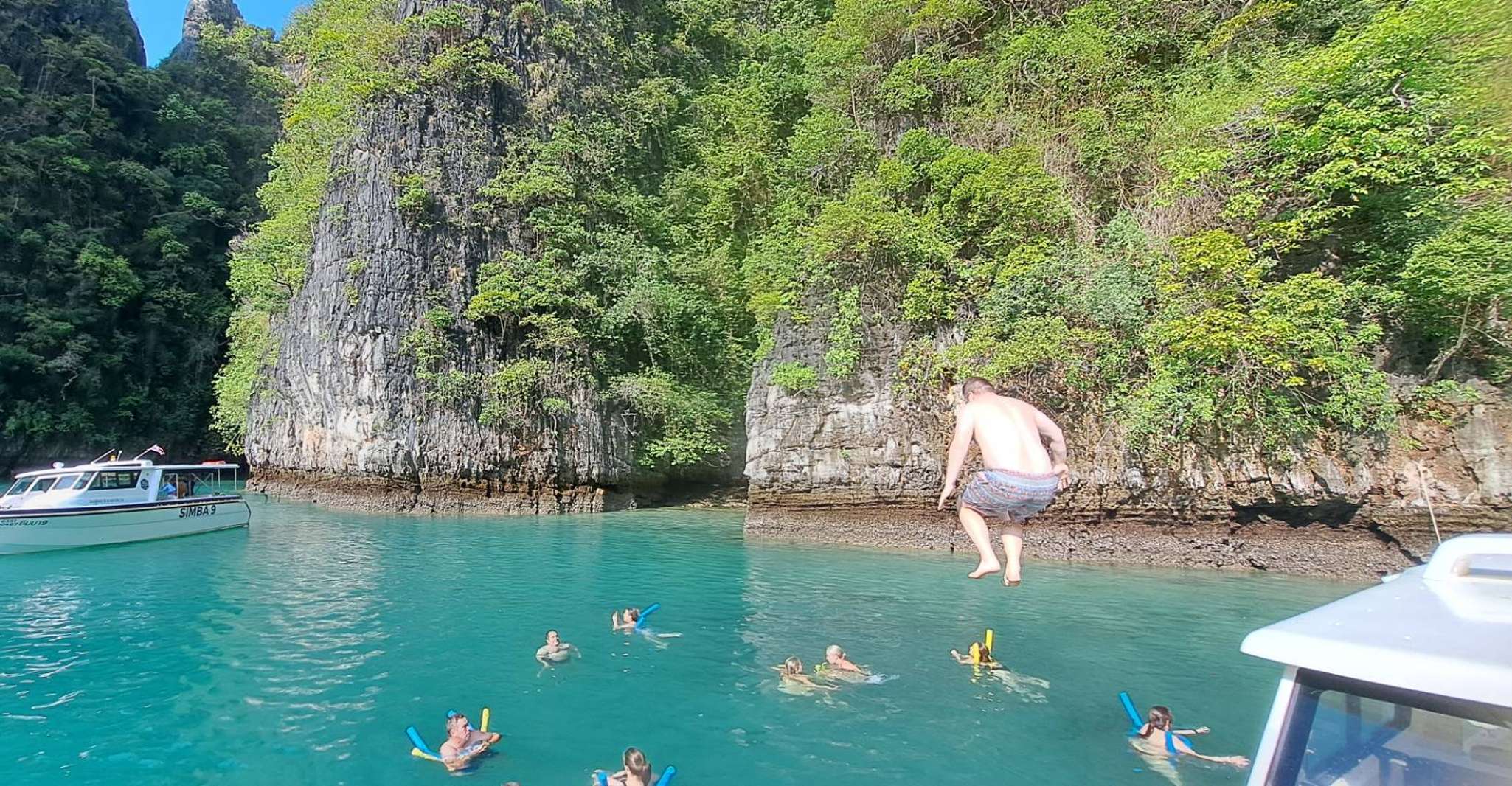 Phuket, Phi Phi Island Sunrise Group Speedboat Tour - Hizvo