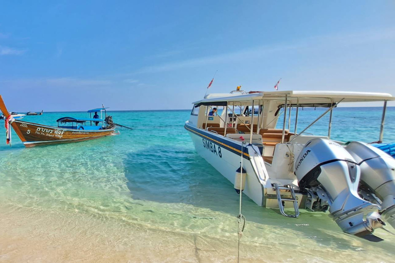 Phuket: passeio de lancha em grupo pela ilha Phi Phi SunrisePhuket: Phi Phi Island Luxury Sunrise Tour