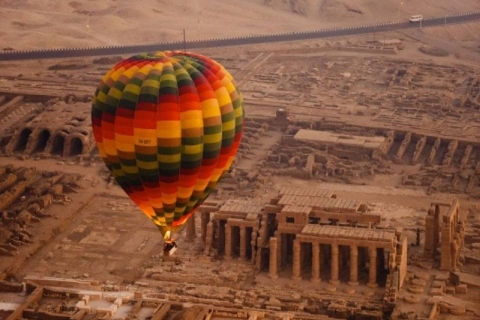 Marsa Alam: wycieczka po Luksorze z lotem balonem i posiłkami