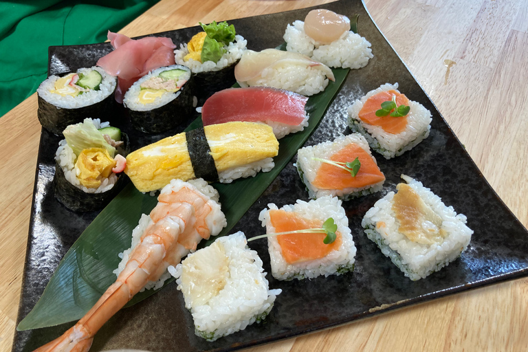 Osaka: Sushi class in Dotonbori