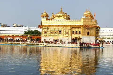 Amritsar 02 days :Wagha border: Airport transfer Eng. guide