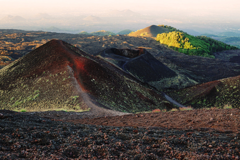 Catânia: Tour guiado ao pôr do sol no Monte EtnaDe Catânia: Tour guiado ao pôr do sol no Monte Etna