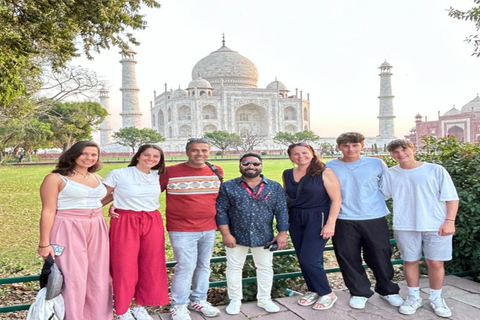 Delhi: viagem privada de um dia ao Taj Mahal e Agra com trasladoCarro, Motorista, Guia, Entradas &amp; Refeições em Hotel 5 Estrelas