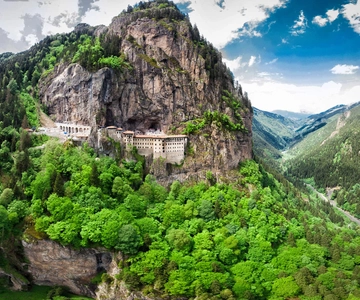 Trabzon: Sümela Monastery, Cave, and Hamsiköy Daily Tour