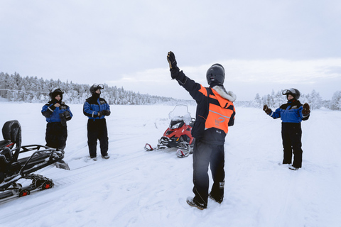 Rovaniemi: Safari en moto de nieve por el bosque del Círculo Polar ÁrticoConducción individual 1 persona por moto de nieve