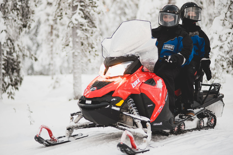 Rovaniemi: Family Snowmobile Safari Shared Driving, 2 Adults on 1 Snowmobile