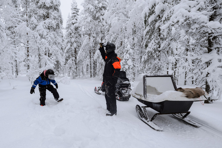 Rovaniemi: Snöskotersafari för hela familjenDelad körning, 2 vuxna på 1 snöskoter