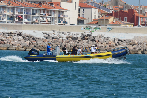 Passeio de barco pelos canais é na lagoa ThauOpção padrão