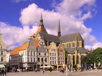 Rostock: Surprise Walk of the city with a Local