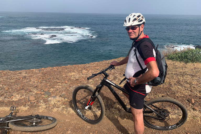 Tarrafal: Wycieczka rowerowa z tradycyjnym posiłkiem