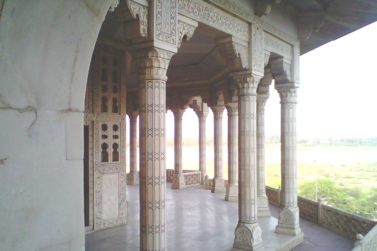 Sonnenaufgang Taj Mahal und Agra Fort Tour von DelhiAuto, Fahrer, Reiseführer, Eintrittskarten