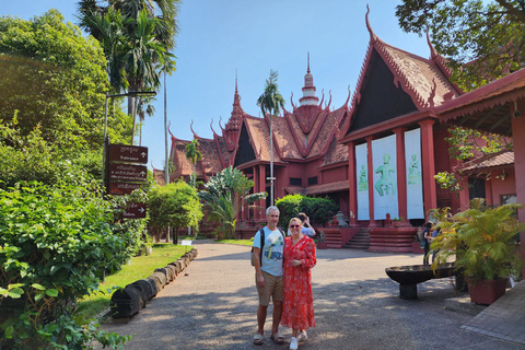 Phnom Penh: City Tour with S21 and Killing Fields