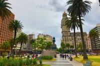 Montevideo, Tour personalizado privado con un guía local - Hizvo