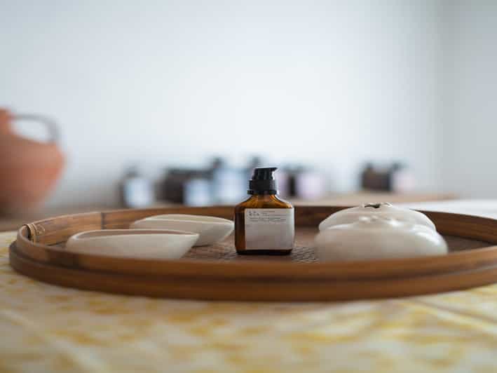 Lagoa La Eva Spabehandling og Roseum Full Body Scrub GetYourGuide