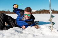 Ylläs, Aventura moto de nieve con pesca de hielo - Hizvo