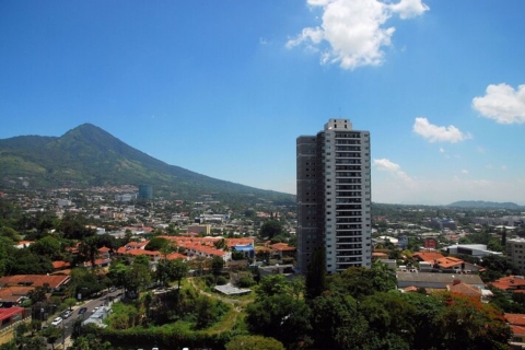 San Salvador: Visita privada personalizada con guía localRecorrido a pie de 4 horas