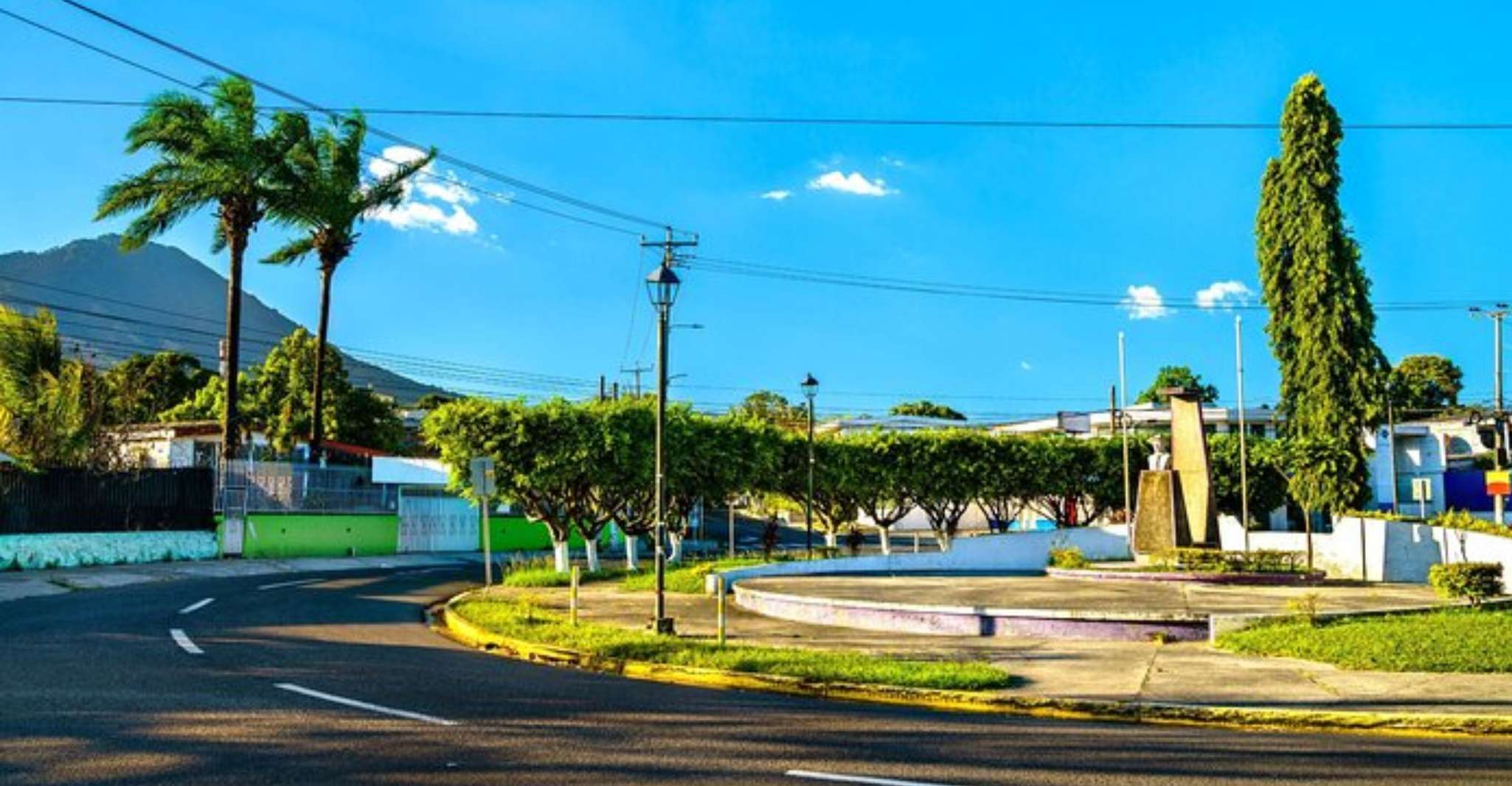 San Salvador, tour privato personalizzato con una guida locale - Housity