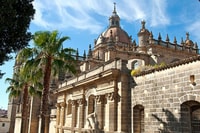 San Salvador, Private custom tour with a local guide - Housity