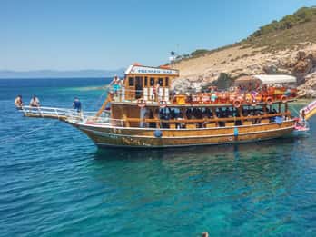 Didim/Altinkum: Lazy Day Boat Trip w/BBQ Lunch