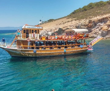 Didim/Altinkum: Lazy Day Boat Trip w/BBQ Lunch