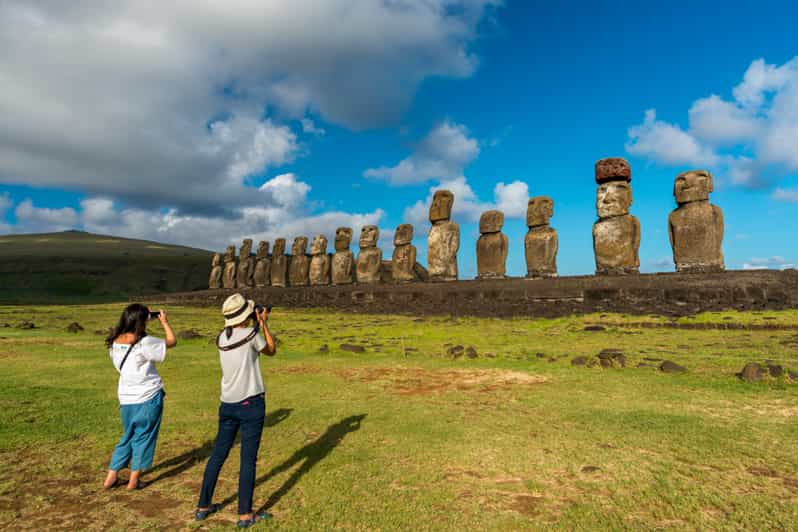 Rapa Nui Incre Ble Tour Privado De D A Completo A Los Moai Getyourguide