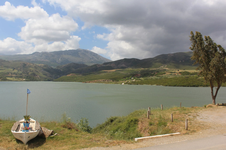 Chania para os lagos de Creta: Tour particular ao Aqua ParadiseLagos de Creta: Um tour guiado particular para o Paraíso Aquático