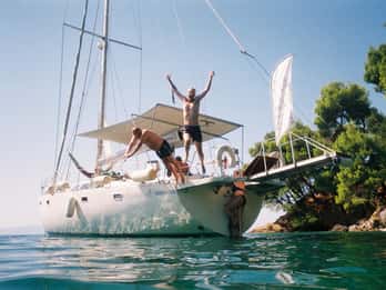 Skiathos private tours :Sailing day with lunch on board,