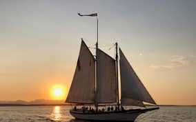 Seattle: Tall Sailboat Sunset Harbor Cruise