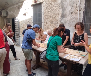 Lecce: Pasta Making Class in 1400s-Era Courtyard with Wine