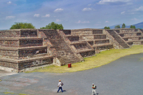 Visita guiada a pie por las Pirámides de Teotihuacán - 2 horasTour privado con entrada