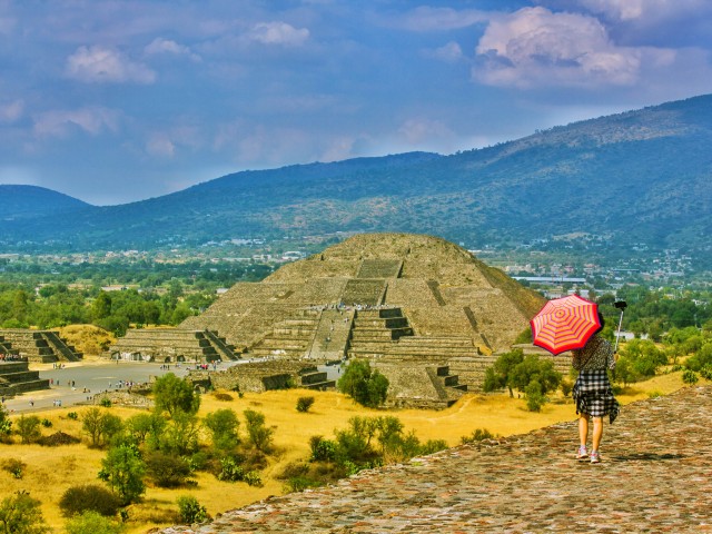 Visit Teotihuacan Pyramids Guided Walking Tour - 2 hours in Teotihuacan