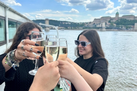 Boedapest: 1,5 uur durende rondvaart met drankjesoptiesRondvaart met cocktails