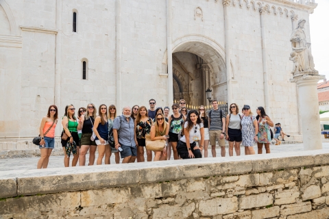 Ab Split: Krka-Wasserfälle und Führung in Trogir