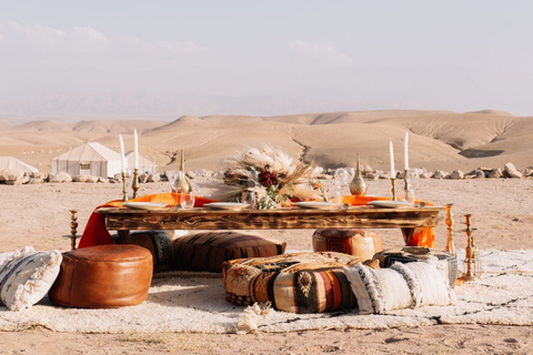 Marrakech: Magisches Mittagessen in der Agafay-Wüste mit Schwimmbad