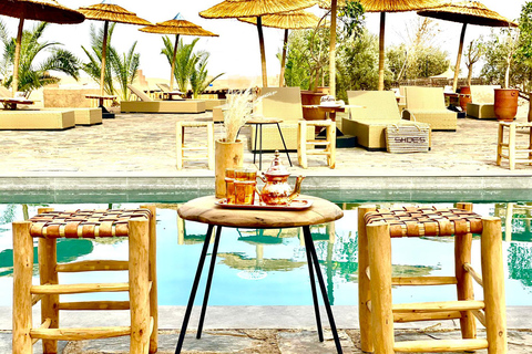 Marrakech: pranzo magico nel deserto di Agafay con piscina