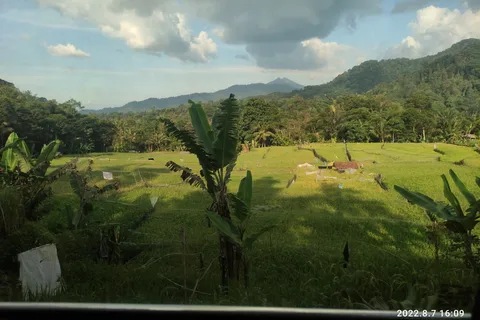 Jakarta: Active Volcano, Waterfall &beautiful local village