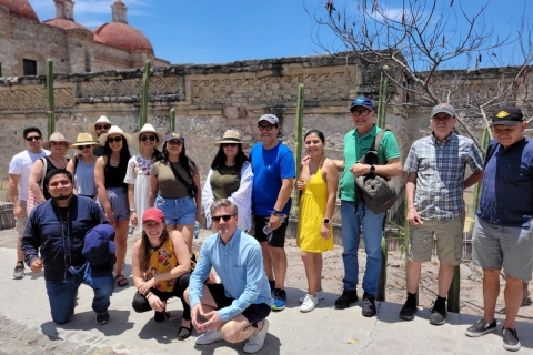 Tour durch Hierve el Agua, Tule, Mitla und die Mezcal-Destillerie